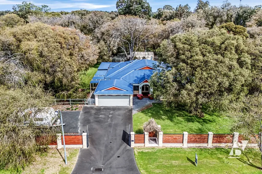 10 Klaehn Crescent, Yalyalup, WA 6280