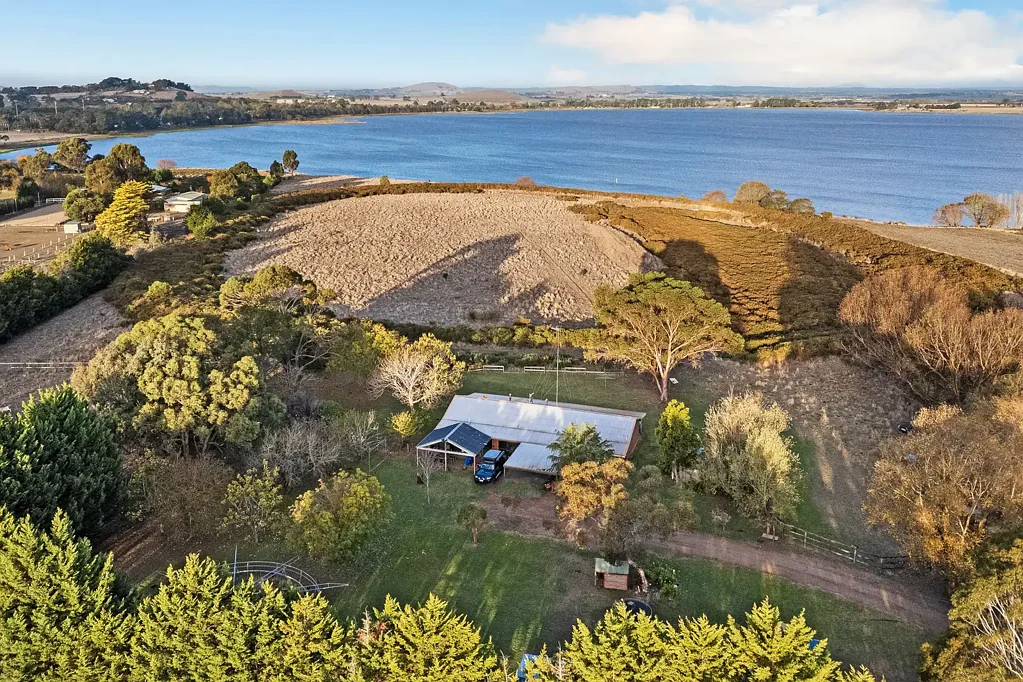 402 Weatherboard Road, Learmonth, VIC 3352