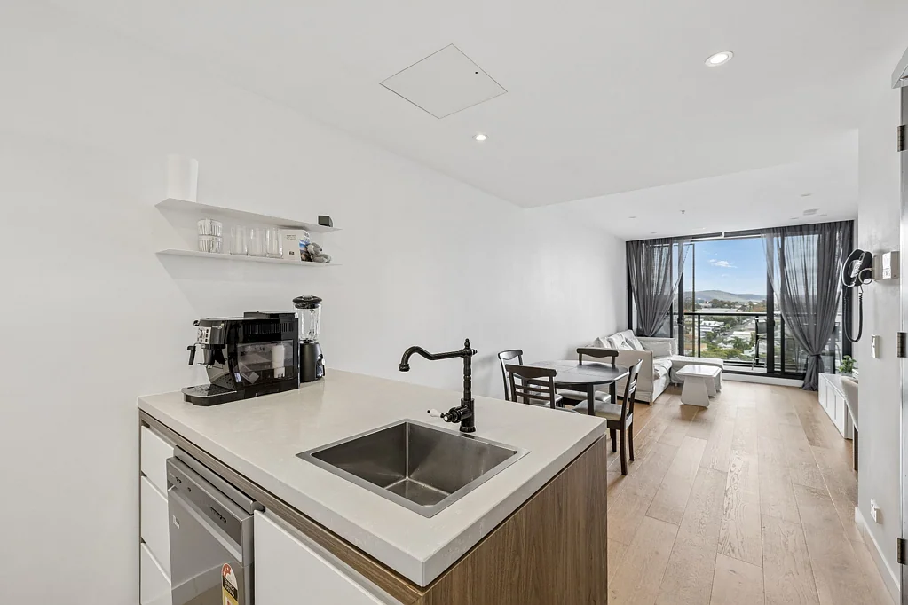 Fortitude Valley 1ਬੈੱਡਰੂਮ Fully Furnished, Sleek Inner-City Living