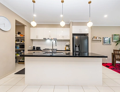 5 Kohli Crescent, Rockbank, VIC 3335, 4 slaapkamers, 2 badkamers, House