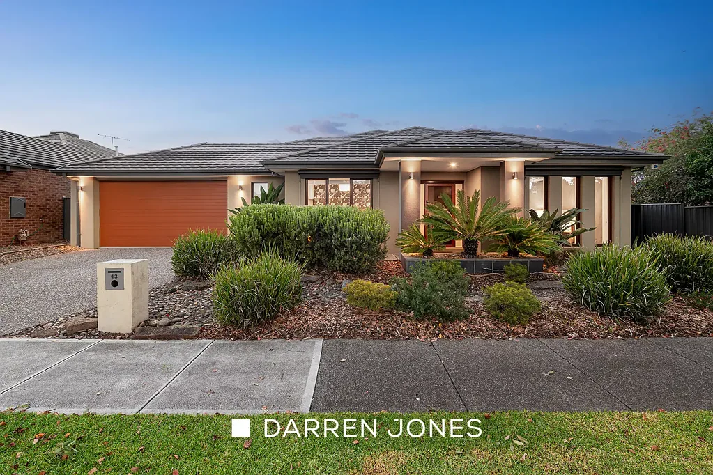 Mernda 4房  The Perfect Family Retreat with Pool, Space & Style