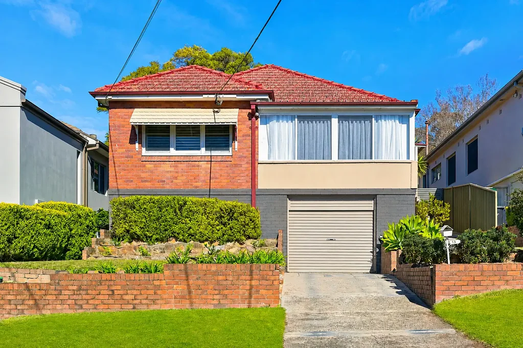 Oatley 4房 迷人的家庭住宅，坐落于公园旁 Charming Family Home in a Parkside Locale