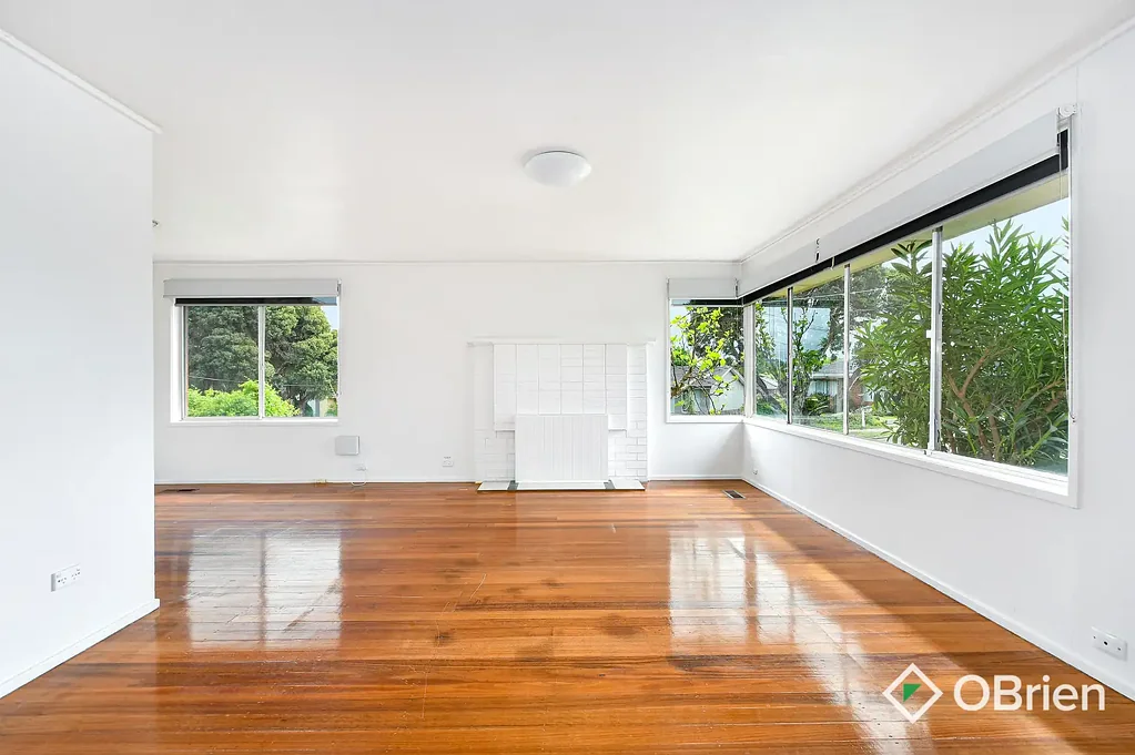 Frankston 3 Slaapkamer Light-Filled Family Living on an Elevated Corner Block