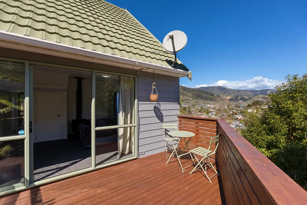 Washington Valley 3कमरा Freehold Section with Views - Be Quick!