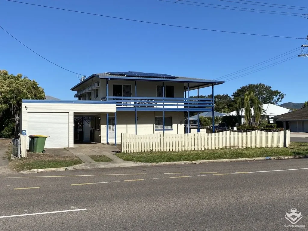 Hermit Park 6ਬੈੱਡਰੂਮ Huge Five Bedroom House plus Stand Alone One Bedroom Flat for Sale, Hermit Park, Townsville