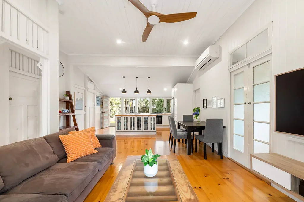 Sunnybank 3 Slaapkamer Crowd-pleasing credentials – Soul-filled interiors, smart updates & serious space for toys