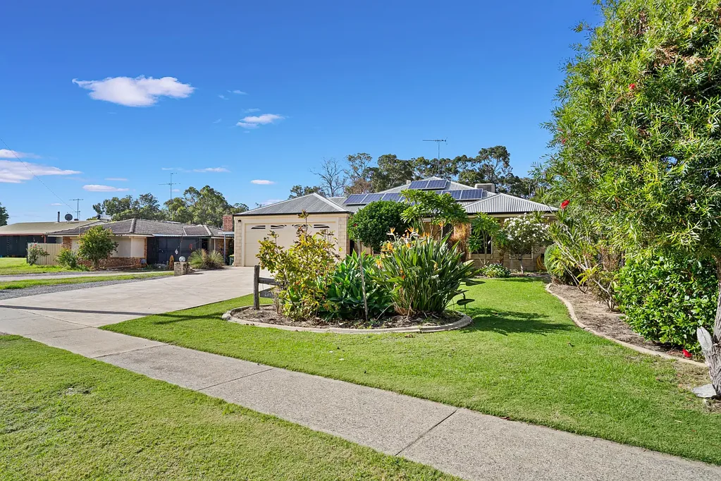10 Railway Avenue, North Dandalup, WA 6207