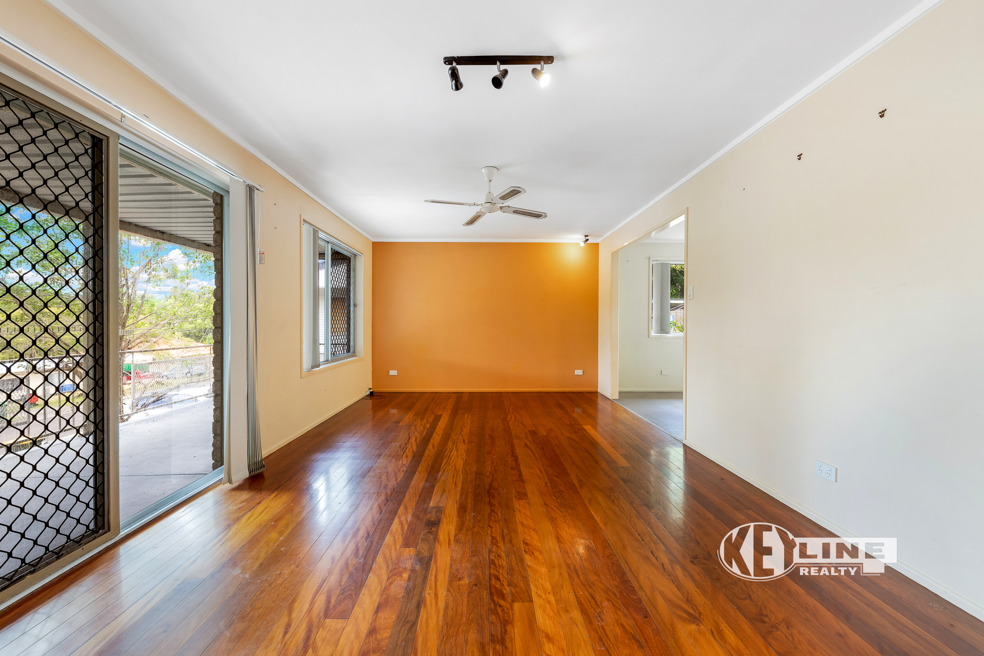 8 ELIZABETH WAY, NAMBOUR QLD 4560, 0 habitaciones, 0 baños, House