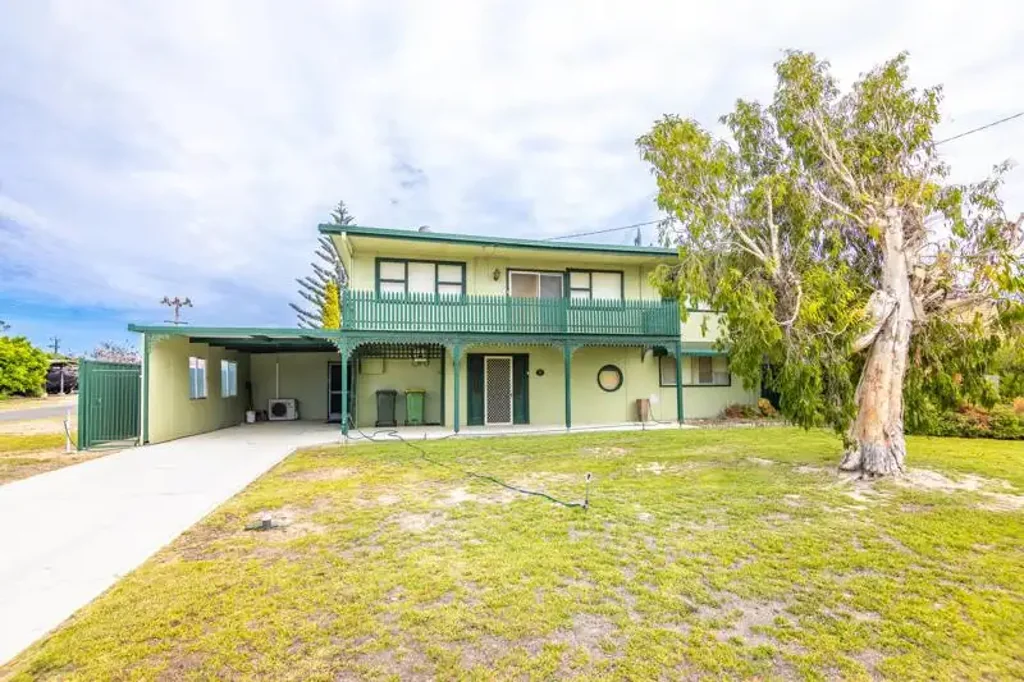 31 Morcombe Road, Leeman, WA 6514
