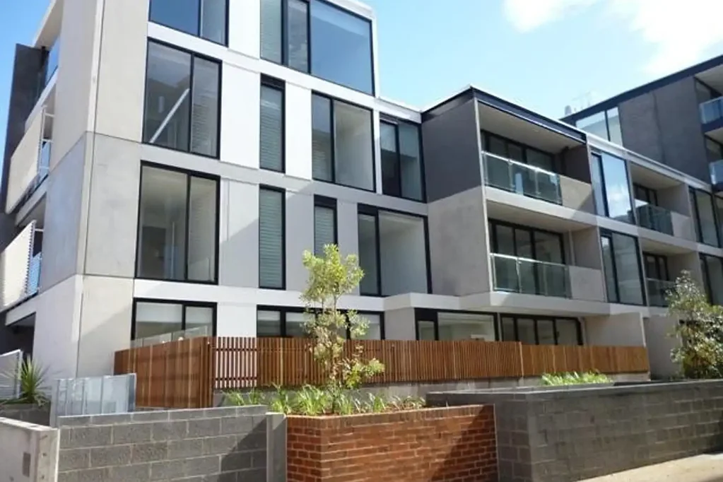 2 Bedrooms + 2 Bathrooms Apartment with beautiful Garden views in St Kilda's prime location!
