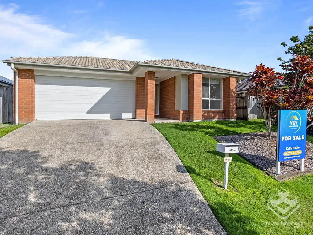 Burpengary 3房 公园旁宁静居所 新鲜涂料地毯 现代厨房电器 双车库带内通道 宽敞后院玩耍空间 Refreshed family home ready to move in now!