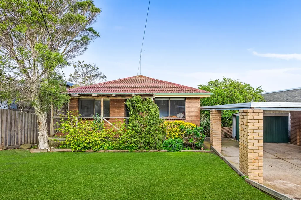 Ocean Grove 4ห้องนอน Elevated Home In Leafy 'Old Grove' Location