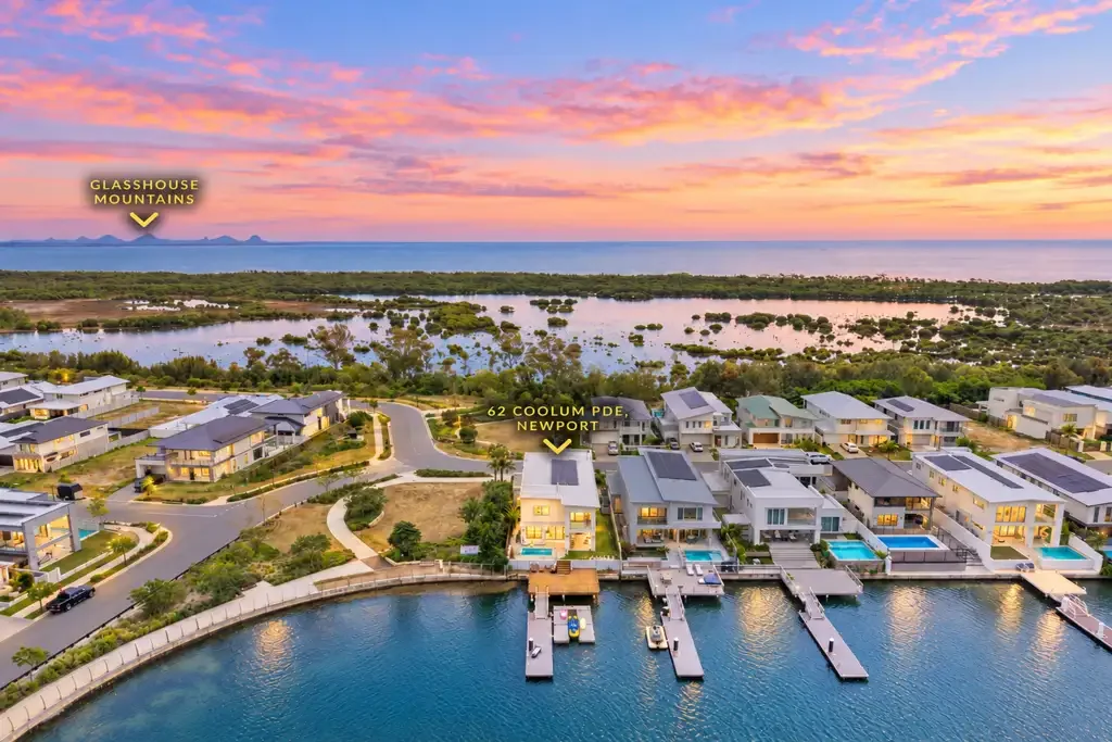 Newport 4Zimmer The Ultimate Newport Lifestyle and A Rare Lakefront Position