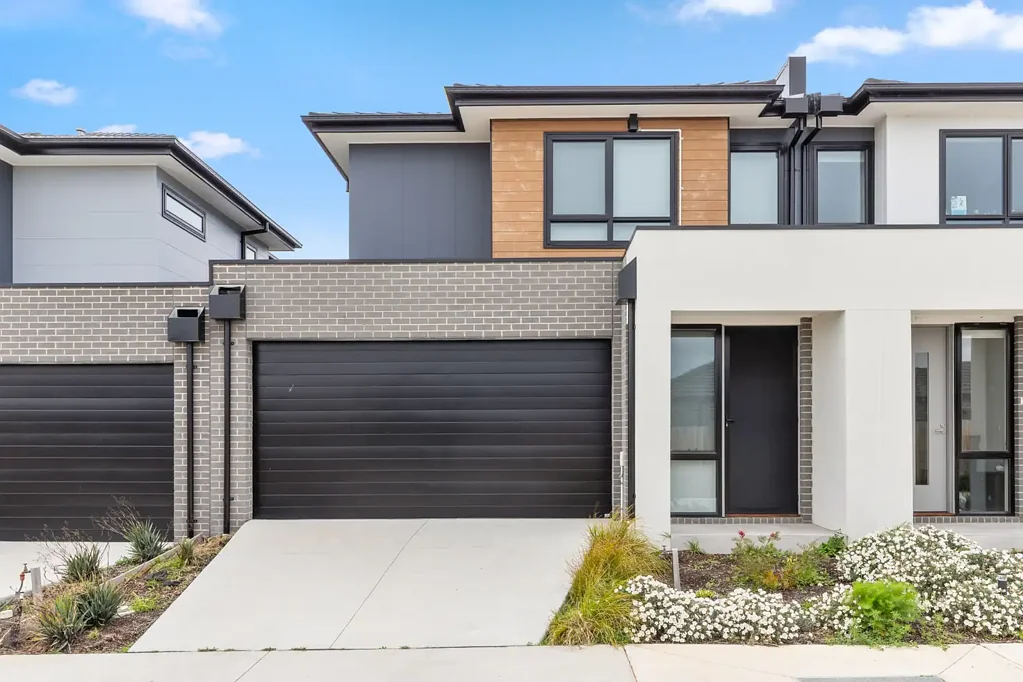 Modern Townhouse in a Great Langwarrin Location