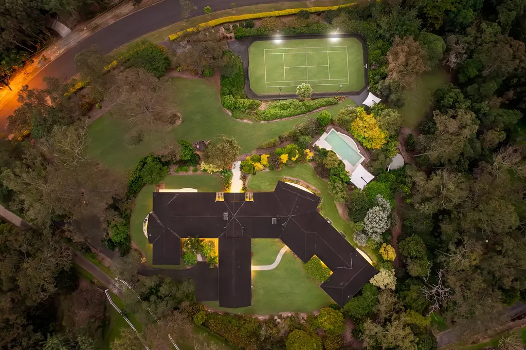 Pullenvale 6 Bedroom Luxury Estate with Dual Living