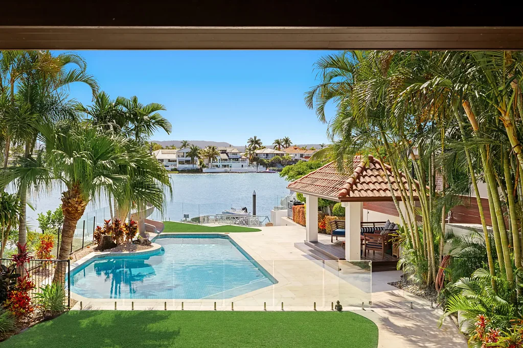 327 Monaco Street, Broadbeach Waters, QLD 4218