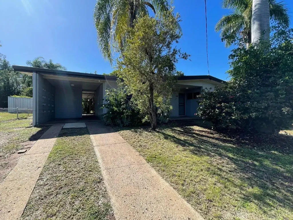 4 BEDROOM HOME ON SLAB WITH LARGE ENTERTAINMENT AREA
