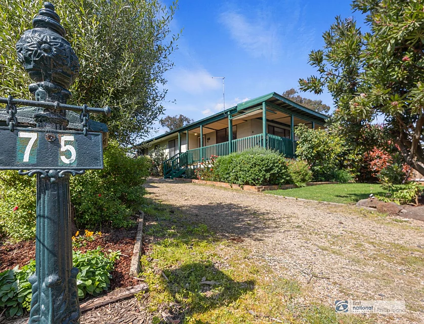 75 Scenic Drive, Cowes, VIC 3922, 3 chambres, 1 salles de bain, House