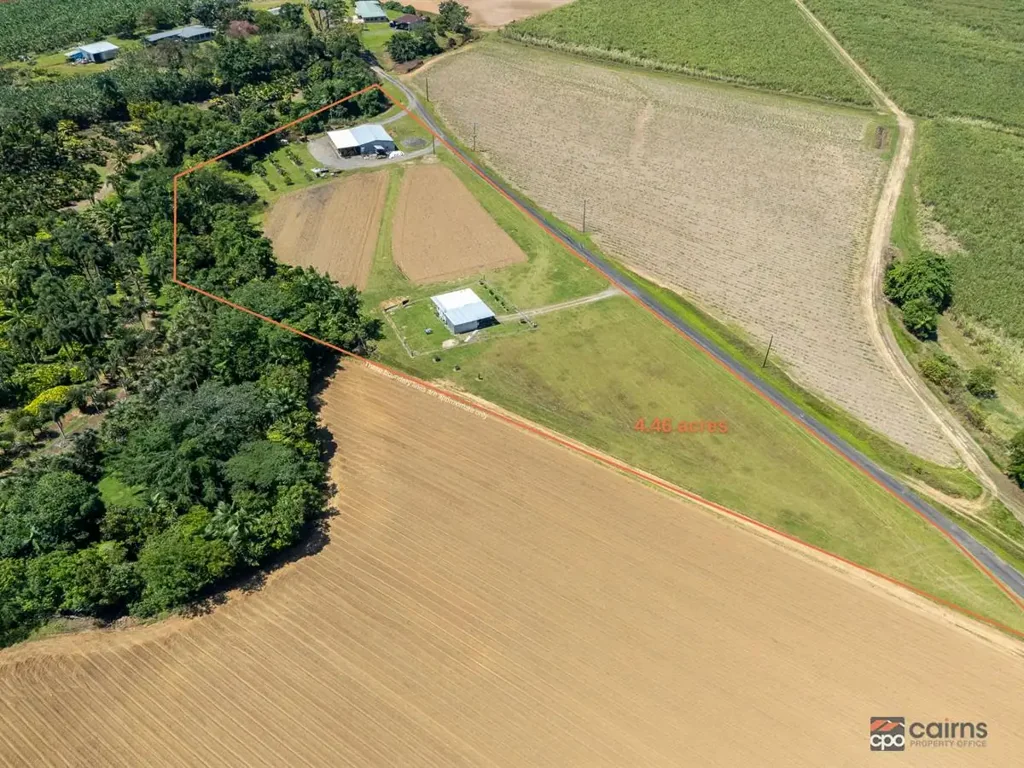 Bartle Frere Tiny Home on Impressive Parcel with Stunning Views
