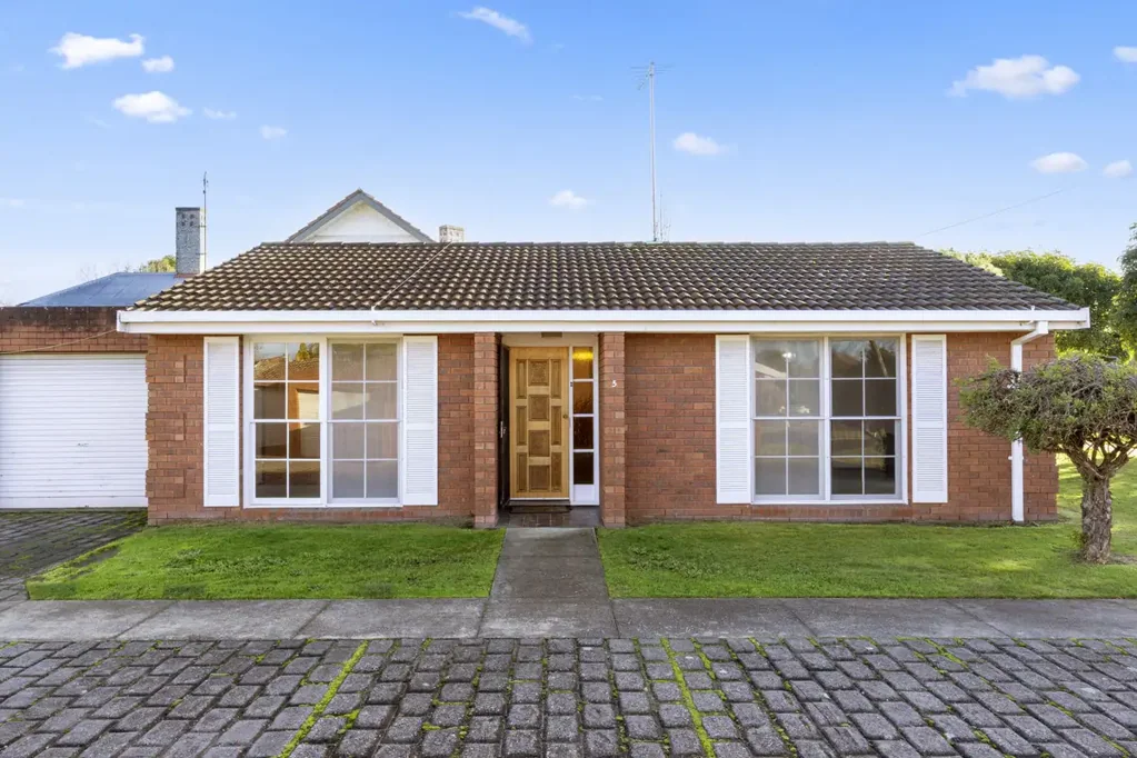 Colac 2 Bedroom PRIME TWO-BEDROOM UNIT IN A HIGHLY SOUGHT-AFTER LOCATION
