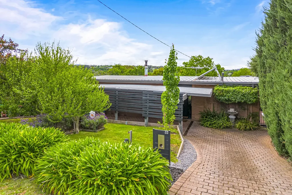 Gisborne 3Kwarto NORTH EASTERLY VIEWS ACROSS GISBORNE TOWN ON 986m²