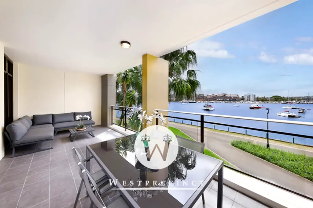 In transition? We offer fine furnished stays from 3 months +