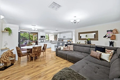 23 Greendale Road, Wallacia, NSW 2745, 3 침실, 1 욕실, House