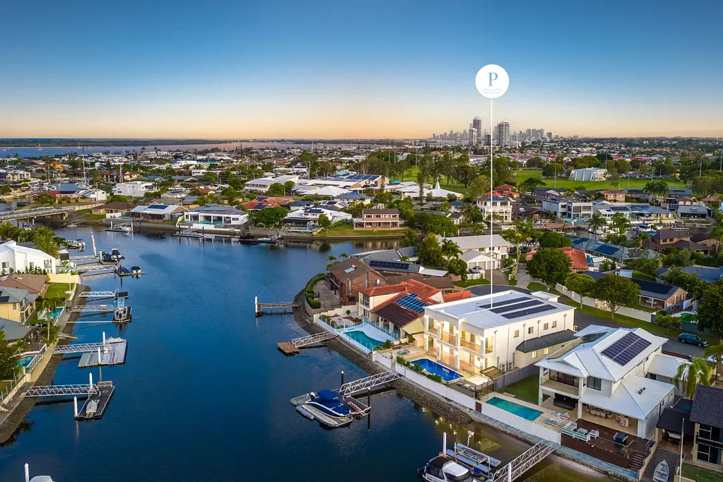 Runaway Bay 5Zimmer "Versace" Waterfront Palace | North-facing, The Wow Factor | 10/10 Quality