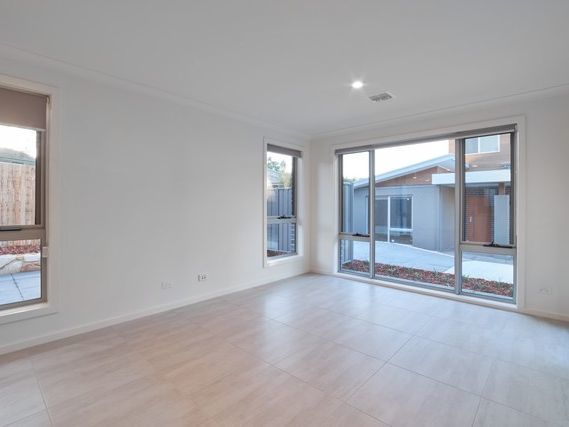 UNIT 1 10 ALLWOOD ST, CHIFLEY ACT 2606, 0 침실, 0 욕실, Townhouse