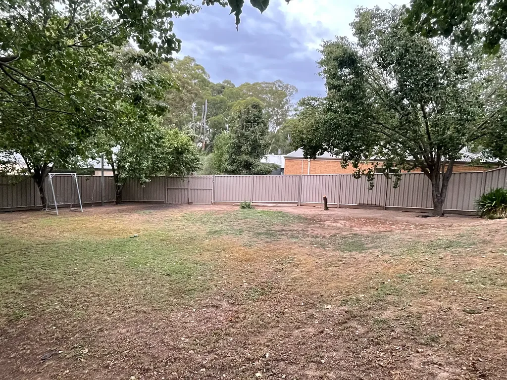 Kennington Secluded block near all amenities you'd want