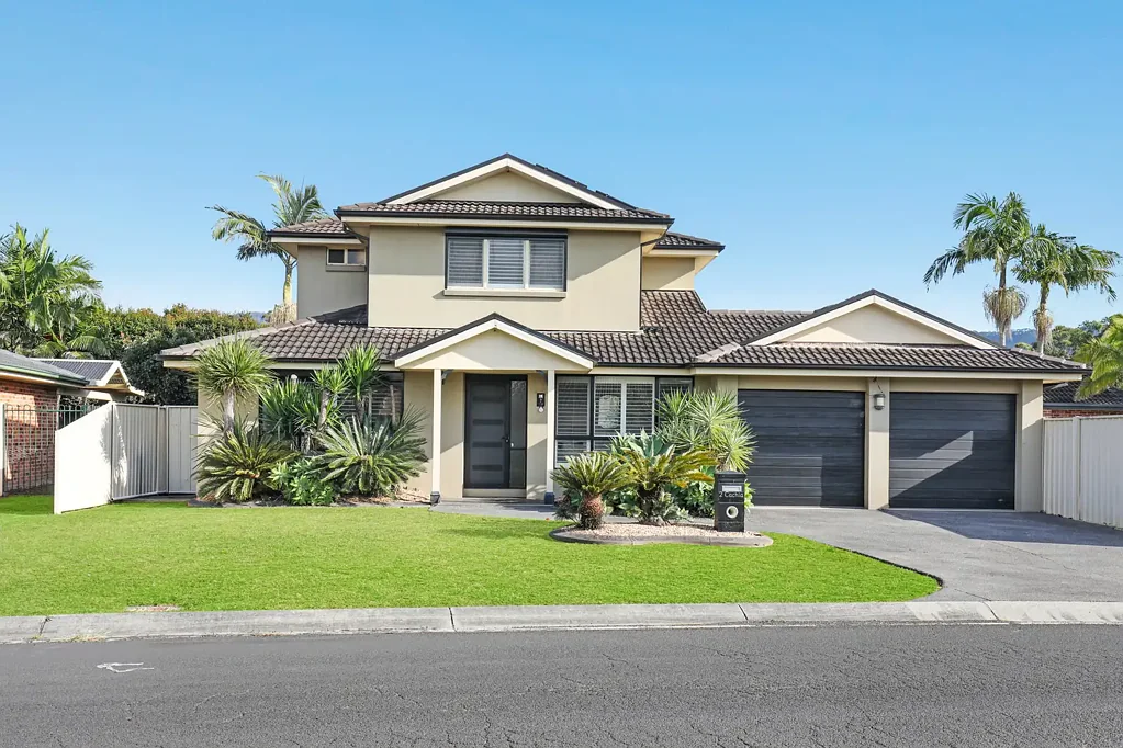 Horsley 5ห้องนอน Spacious Family Living with Poolside Entertaining
