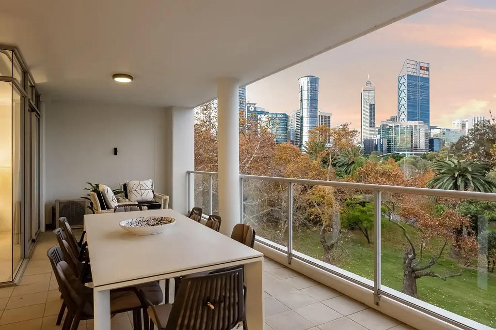 18/138 Mounts Bay Road, Perth, WA 6000