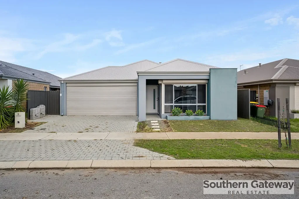 Modern Family Living in Wellard - Spacious & Convenient!