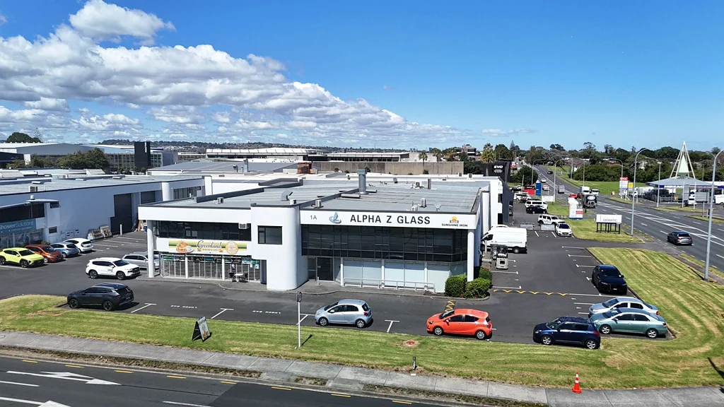 East Tamaki Huge Exposure Industrial Unit + Showroom