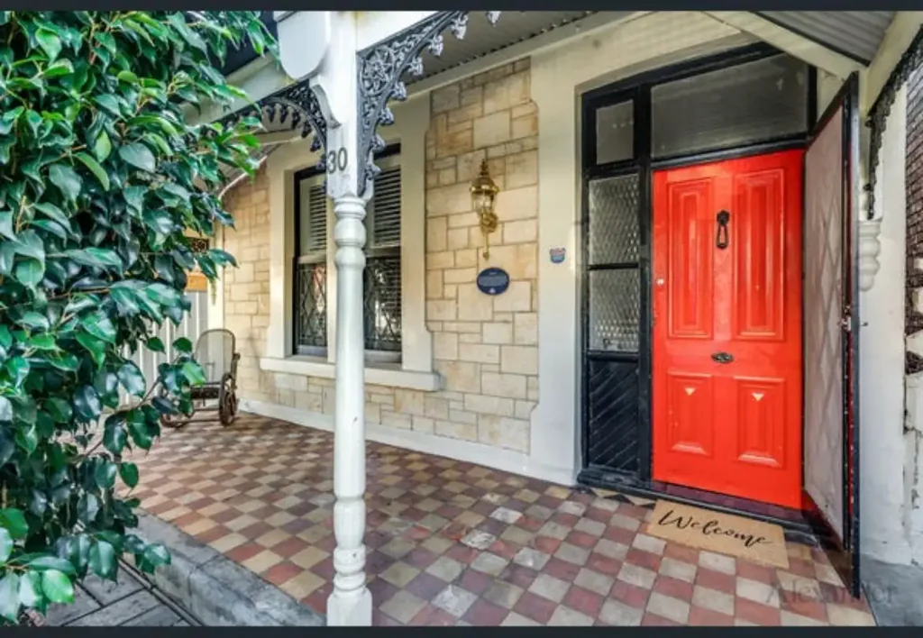 Charming Executive Cottage