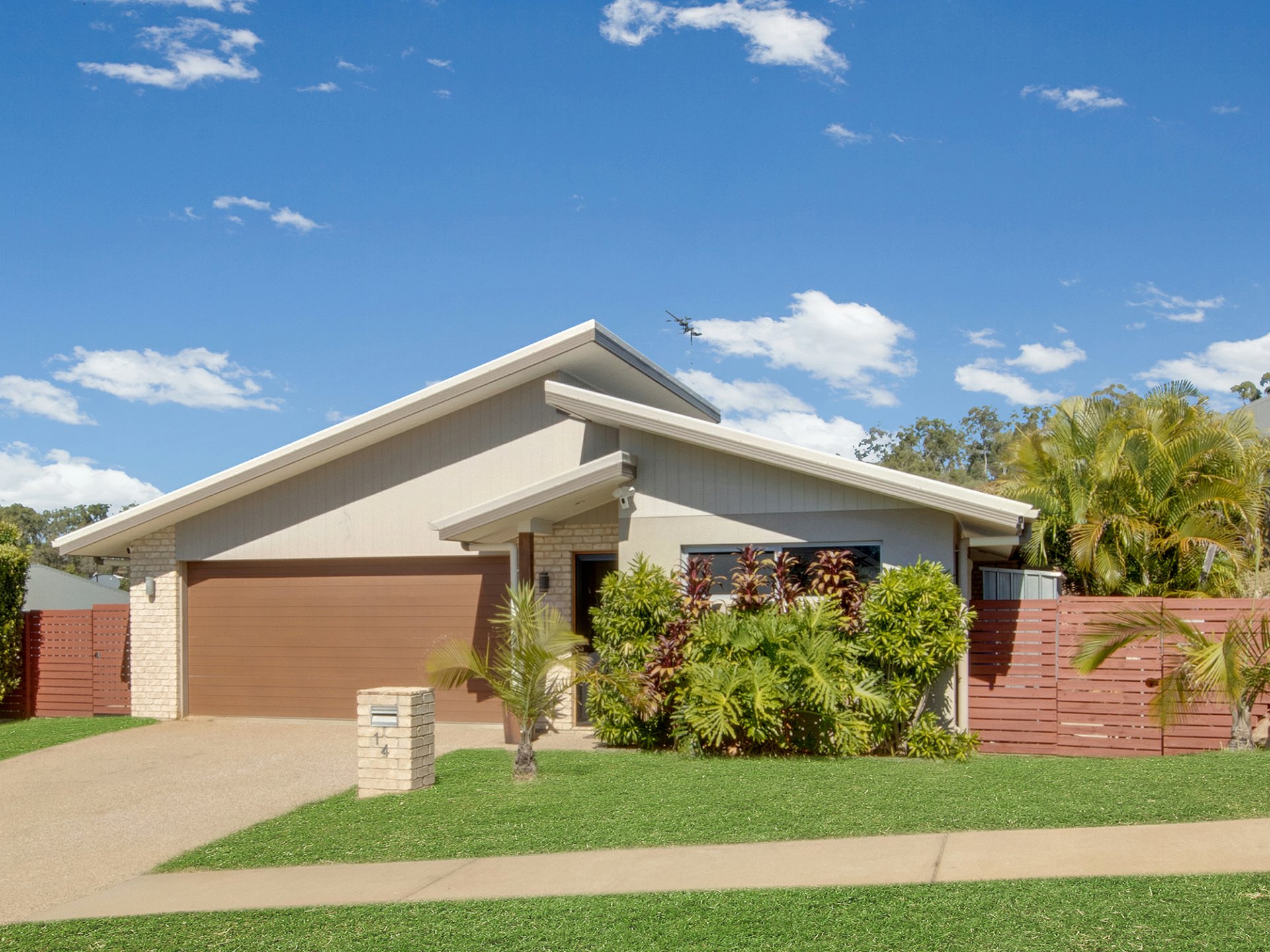 14 BUCHANEN ST, BOYNE ISLAND QLD 4680, 0 chambres, 0 salles de bain, House