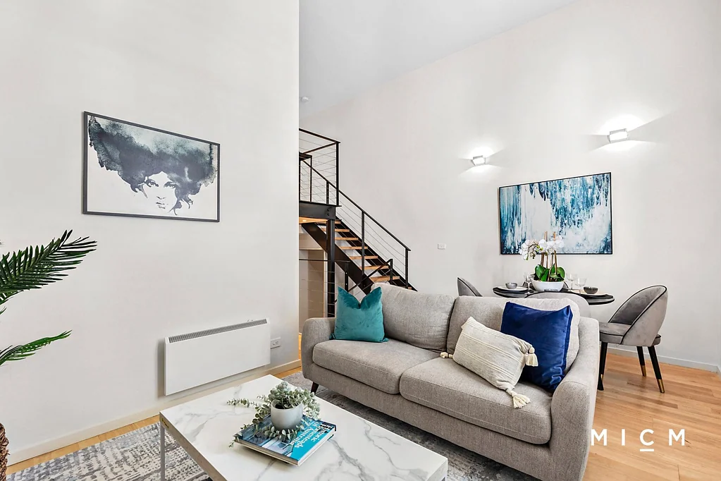 Melbourne 1 Bedroom Spacious NY Loft-Style Luxury in the Paris End of Town
