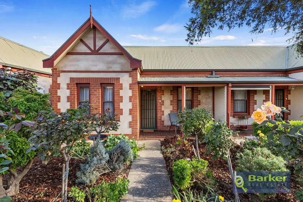 Gawler 3침실 Symmetrical Cottage Residence Offering Charm, Comfort & Convenience