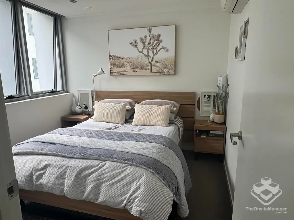 Modern 1-Bedroom & 1 study Apartment in Prime Milton Location