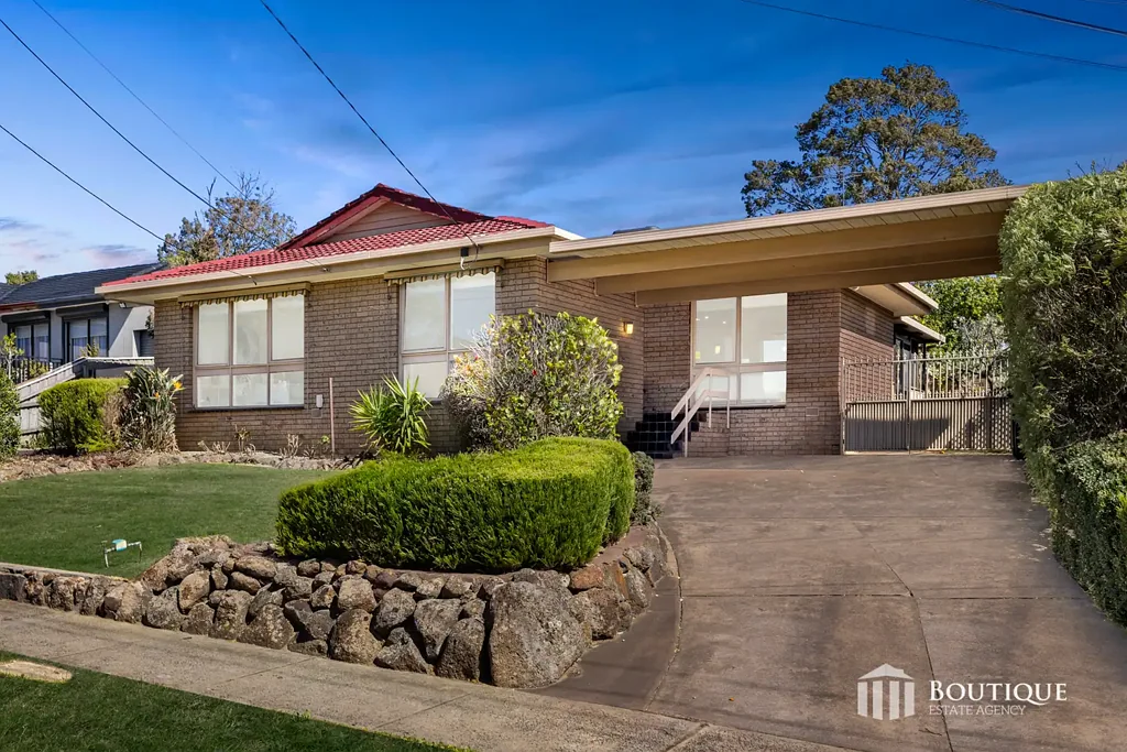 Dandenong North 4침실 Space, Style and Serenity in Rosewood Downs