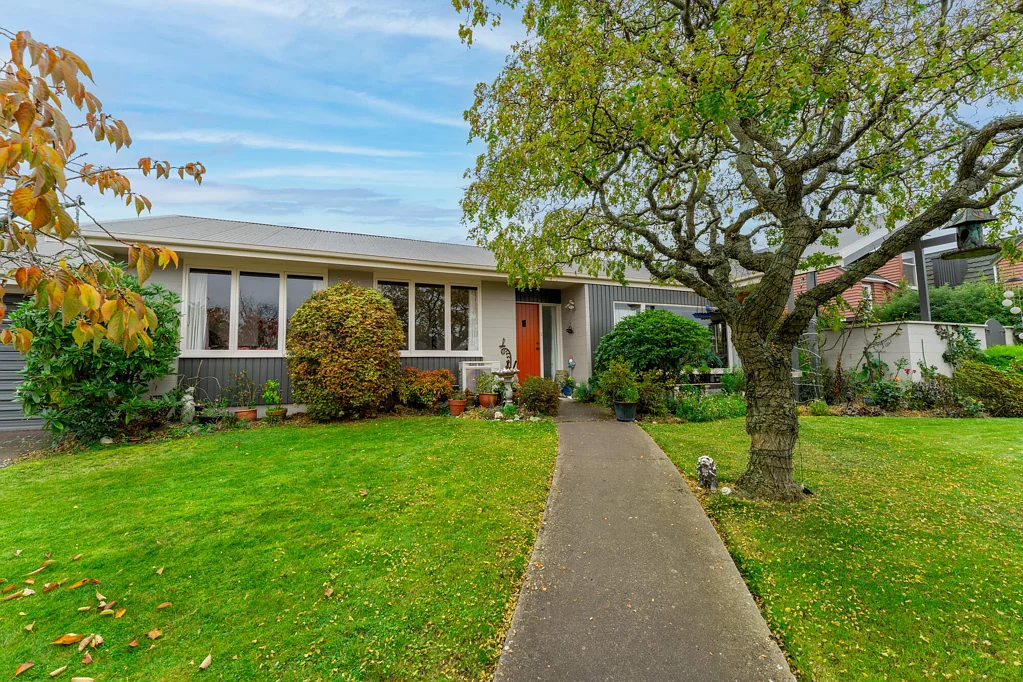 Gleniti 3 Bedroom Gleniti gem with 70's charm