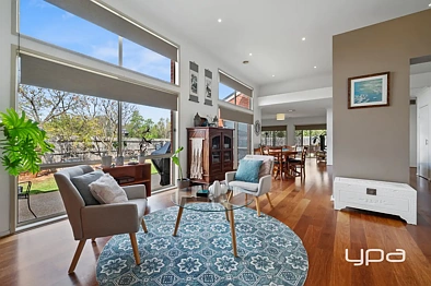 लिविंग रूम - 2 DOUGLAS CL, DARLEY VIC 3340