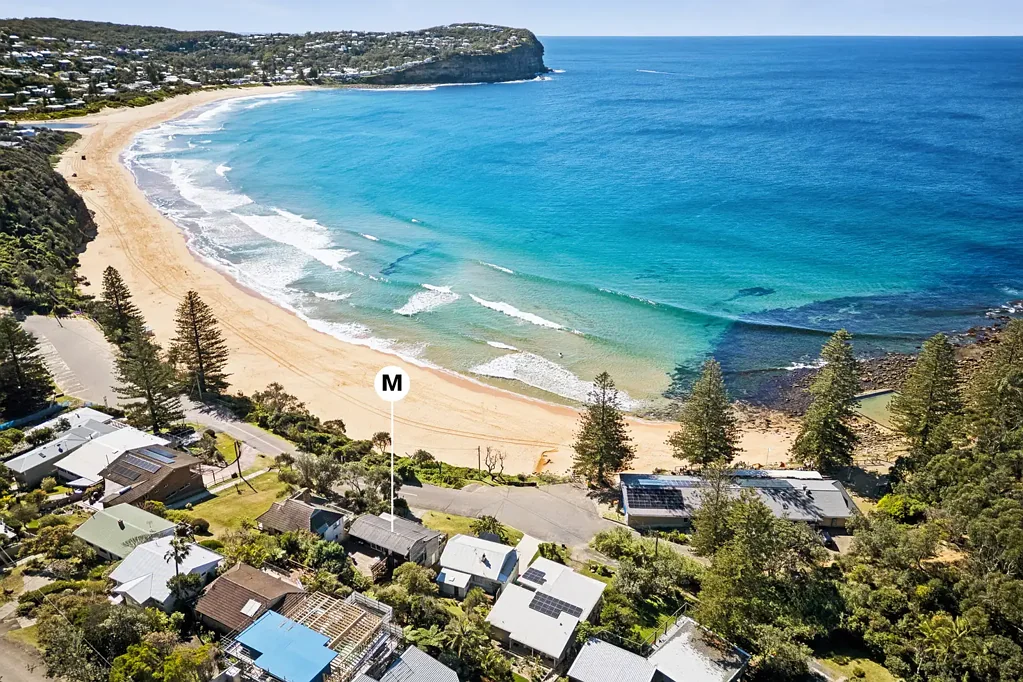 Macmasters Beach 4房  A once-in-a-lifetime opportunity, steps from the beach