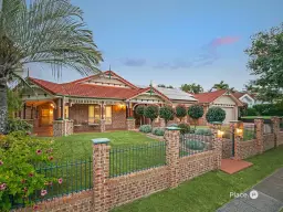 37 Amersham Crescent, Carindale