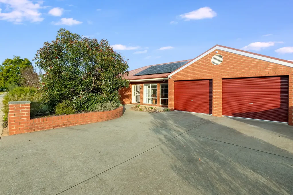 32 Falcon Circuit, Wodonga, VIC 3690