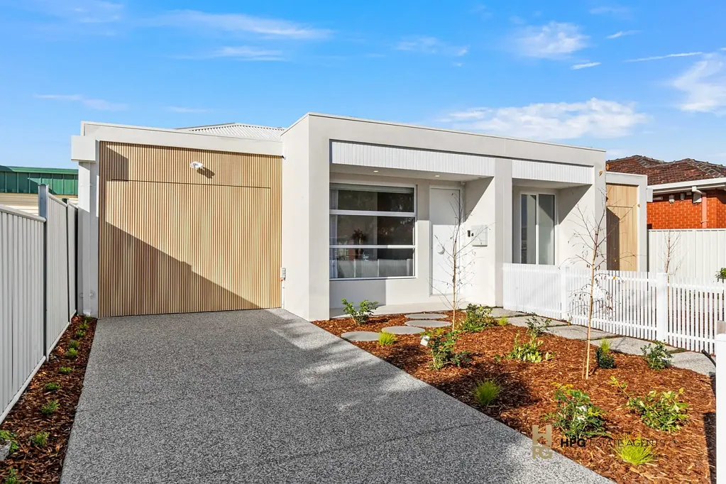 Tullamarine 3Moenga Architectural Elegance Awaits
