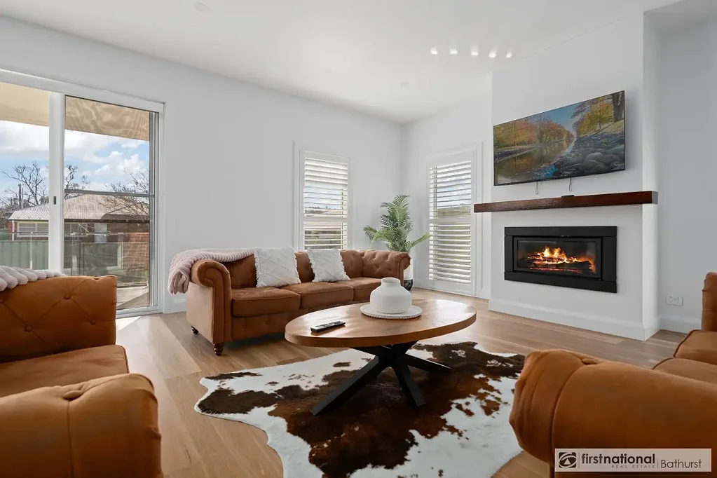 Beautifully Renovated Character Home Close to Bathurst CBD