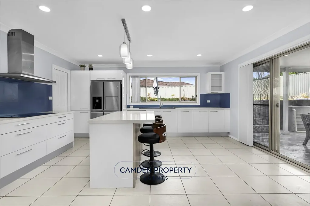 Campbelltown 6બેડરૂમ Location & Lifestyle | Perfect for large families seeking indoor/outdoor living.