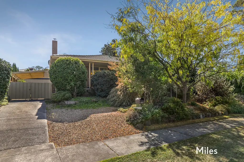 51 Bimbadeen Crescent, Yallambie, VIC 3085