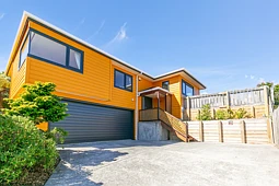 15B Dargle Way, Island Bay